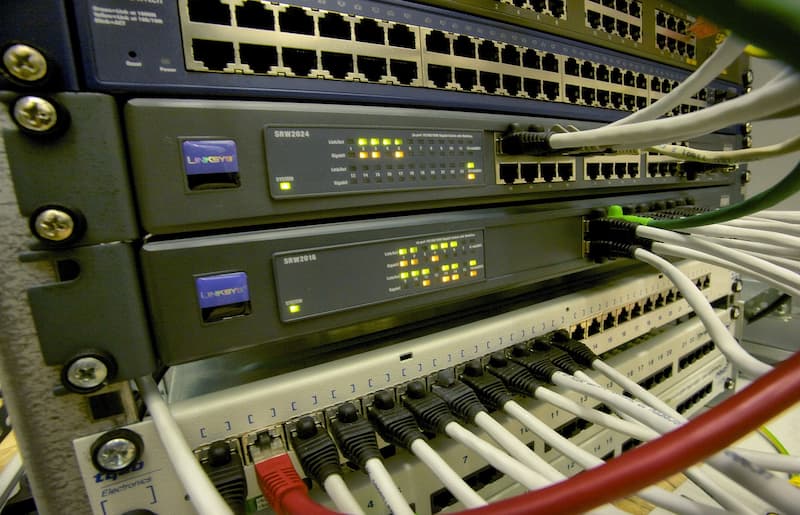 Perbedaan Router dan Switch