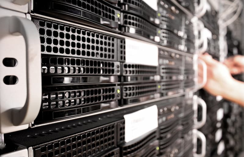 perbedaan cloud server dan dedicated server
